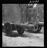 511 Gripsholms Slott för Allers. Kanonerna Galten och Suggan.