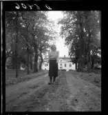 525. 02. Allersflickan Stadsflickan på landet