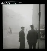 542 Dimma. I en korsning i dimman.