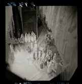 561 Operan för Allers. Föreställning på scen, fotograferat uppifrån.