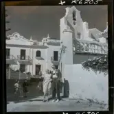 568 F. Stieg Trenter, Torremolinos. Porträtt av turistande man och kvinna.