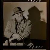 568/1 Trenter Stieg Sommar-Gåtebo. Tagning ateljén.