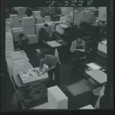 585/8 Facit Tokyo Daberg. Arbete i ett tryckeri.