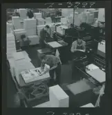 585/8 Facit Tokyo Daberg. Arbete i ett tryckeri.