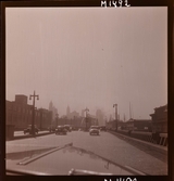 1690 New York, allmänt. Utsikt genom vindrutan på en bil.