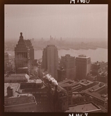 1690 New York, allmänt. Vy över byggnader och Hudson-floden.