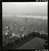 1690 New York allmänt (N.Y. Herald Tribune). Vy över staden tagen från ett tak.