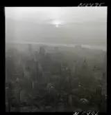 1690 New York allmänt (N.Y. Herald Tribune). Vy över stadens skyskrapor.