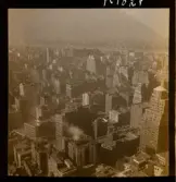 1690 A New York, allmänt. Vy uppifrån över stadens skyskrapor.