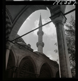 1717/K Istanbul allmänt. Minaret på moské.