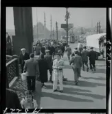 1717/K Istanbul allmänt. Folkliv på gata. Galata bron?