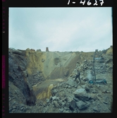 2358/8 Historiska boken Hamnbilder mm; Svartsjölandet; Stenbrottet mm; Våms kyrka; Djäknar; Gammalt slott