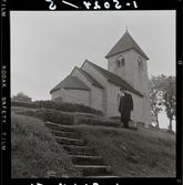 2358/8 Historiska boken Hamnbilder mm; Svartsjölandet; Stenbrottet mm; Våms kyrka; Djäknar; Gammalt slott