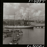 2358/8 Historiska boken Hamnbilder mm; Svartsjölandet; Stenbrottet mm; Våms kyrka; Djäknar; Gammalt slott