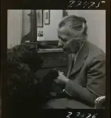 2362 Nilsson Fröken, Majvägen 7, Bromma Handarbete-korgflätning-tagn. Svensk Hemslöjd; vid Spinnrocken Jan. 57