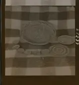 2367 Nilsson Fröken, Majvägen 7, Bromma Handarbete-korgflätning-tagn. Svensk Hemslöjd; vid Spinnrocken Jan. 57