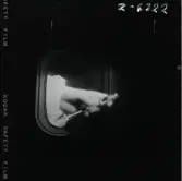 2400 Television Tak för TV; Sändning; Från utsändn. T-V-Studion + KWG på TV . Fotograf K W Gullers i TV-studio vid inspelning av fotografi-kurs.  