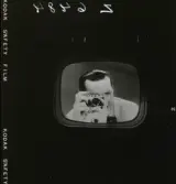 2446 Television Tak för TV; Sändning; Från utsändn. T-V-Studion + KWG på TV . Fotograf K W Gullers i TV-studio vid inspelning av fotografi-kurs.  