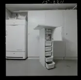 2747/1 Professor Borell städskåp