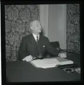 Broms, Uno, major, ordförande i Stockholms skarpskytte, fören.