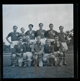 Södertäljes läroverks lag i pojkfotbollen om Kronprinsens pokal. Södertälje slog Norra Latin med 2-0, 5 oktober 1944.