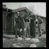 Finska orienterare på besök i Hellasgården, 3 maj 1945.