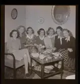 Ahlman, Ulla-Maj fröken (med arbetskamrater), 1946.