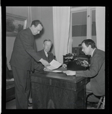 Jernberg, Erik, Falun (sittande i mitten), t.v. sonen Alf, t.h. sonen Åke.