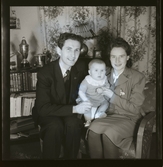 Lövenberg med familj, 1946.