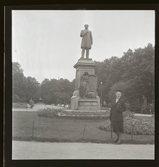 Narving Arvid, familjen, Södertälje, 1946 (barnen i julförberedelser).