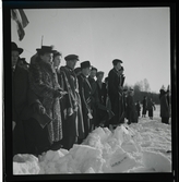 Hofors, skidtävling, varvlopp med Nisse Täpp som  segrar före Östensson, 31 december 1944.