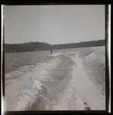 Vattenskidor, uppvisning vid Flaten, 1947.