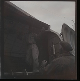Kanotisterna kommer hem från Belgien, 1947. Första gång som kanoter fraktas med flygplan.