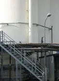 Trappa upp till silobyggnaden vid Soabs industrianläggning i Mölndals Kvarnby, år 2007. Anläggningen användes vid fototillfället av Hexion Speciality Chemicals Sweden AB.