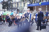 Orkester uppträder på Stortorget, 1990-tal