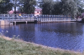 Alnängsbron med Alnängsskolan i bakgrunden, 1990-tal