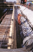 Arbete med vägg/taksektion av Rudbeckstunneln, 1990-tal