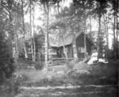 Gribbylund, en av de första stugorna byggd 1920