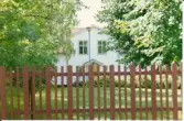 Täby prästgård, staketet, färg 1992