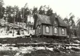 Hembygdsgårdar. Flyttning av Ingarö hembygdsmuseum vintern 1988.