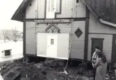 Hembygdsgårdar. Flyttning av Ingarö hembygdsmuseum vintern 1988.