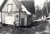 Hembygdsgårdar. Flyttning av Ingarö hembygdsmuseum vintern 1988.