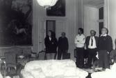 Styrelsen samlad på Åkeshovs slott februari 1989.