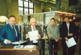 Byggnadsvårdspriset till Dieselverkstaden delas ut 2003.