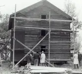 Sockenmagasinet i Roslags-Bro under restaurering till hembygdsmuseum.