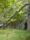 En betongkonstruktion med tillhörande trappa vid Soabs industrianläggning i Mölndals Kvarnby, år 2007. Anläggningen användes vid fototillfället av Hexion Speciality Chemicals Sweden AB.