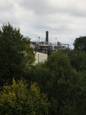 Vy mot byggnader vid Soabs industrianläggning i Mölndals Kvarnby, år 2007. Anläggningen användes vid fototillfället av Hexion Speciality Chemicals Sweden AB.