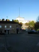 Vy från Gamla torget mot Soabs industrianläggning i Mölndals Kvarnby, år 2007. Närmast ses Gamla torget 45 och Götiska Förbundets friskola. Vid fototillfället användes anläggningen av Hexion Speciality Chemicals Sweden AB.