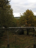 En tank ute i terrängen vid Soabs industrianläggning i Mölndals Kvarnby, år 2007. Anläggningen användes vid fototillfället av Hexion Speciality Chemicals Sweden AB.