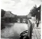 Arboga sf.
Byggnader utefter Arbogaån. 1937.